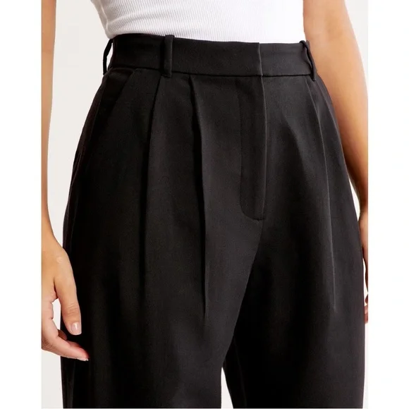 Abercrombie & Fitch Curve Love Sloane Tailored Wide Leg Pant in Black - Picture 4 of 12